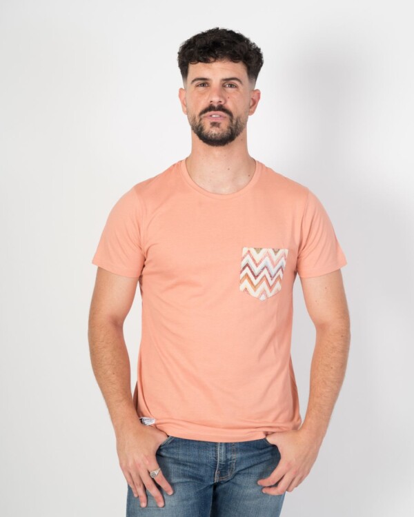 Camiseta Básica Bolsillo Étnico Salmón